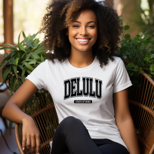 Delulu - T-Shirt