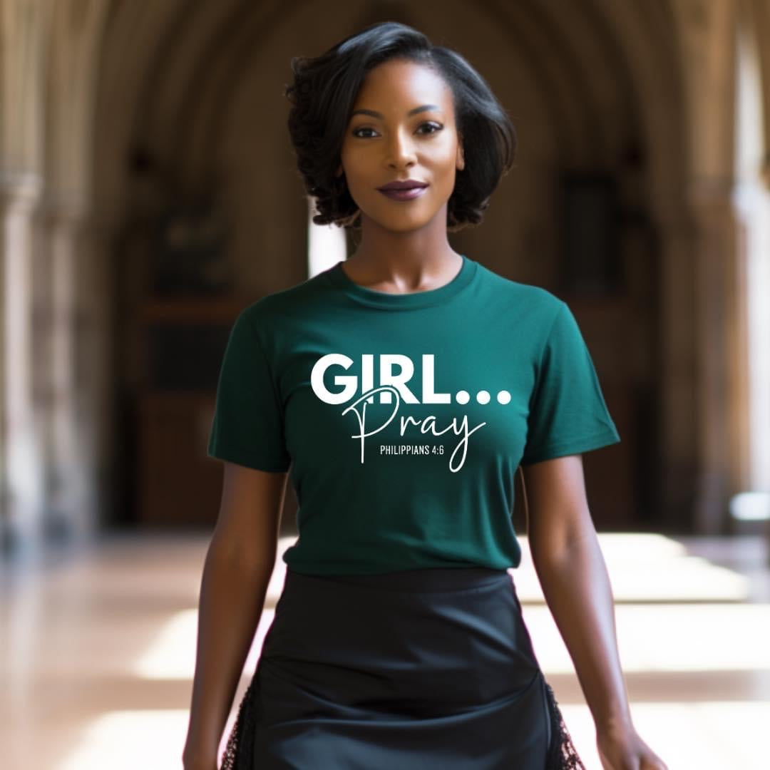 Girl Pray - T-Shirt